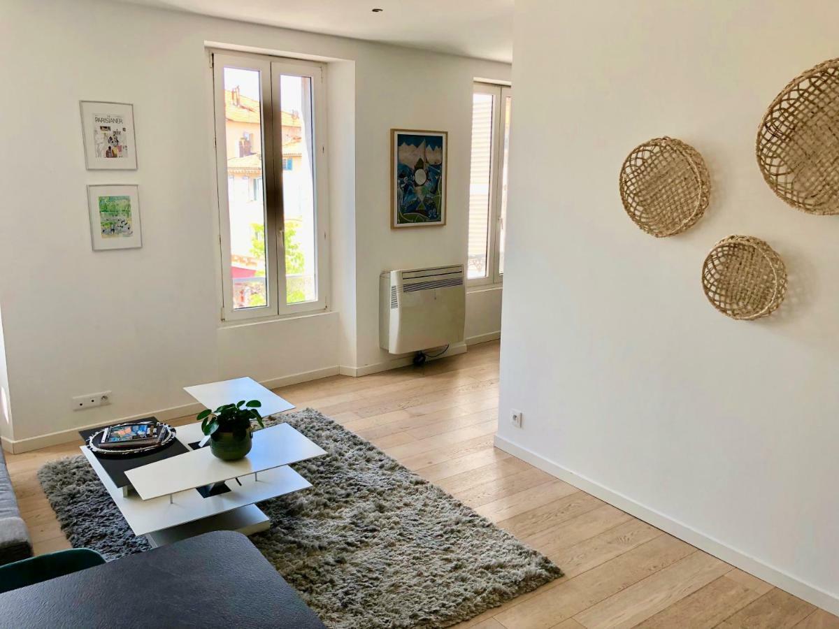 Bright & Modern Apartment In The Heart Of อองทีบส์ ภายนอก รูปภาพ