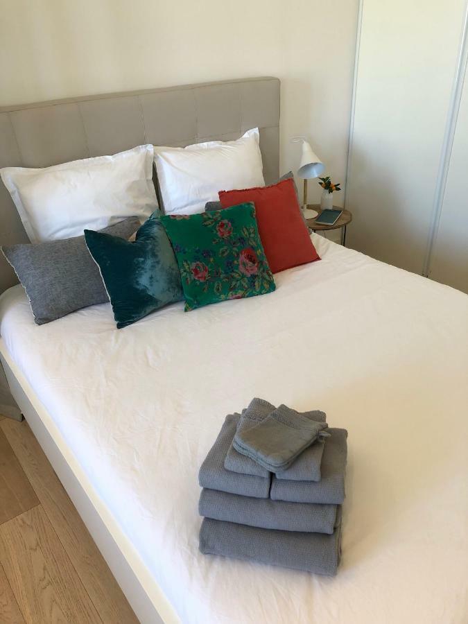 Bright & Modern Apartment In The Heart Of อองทีบส์ ภายนอก รูปภาพ